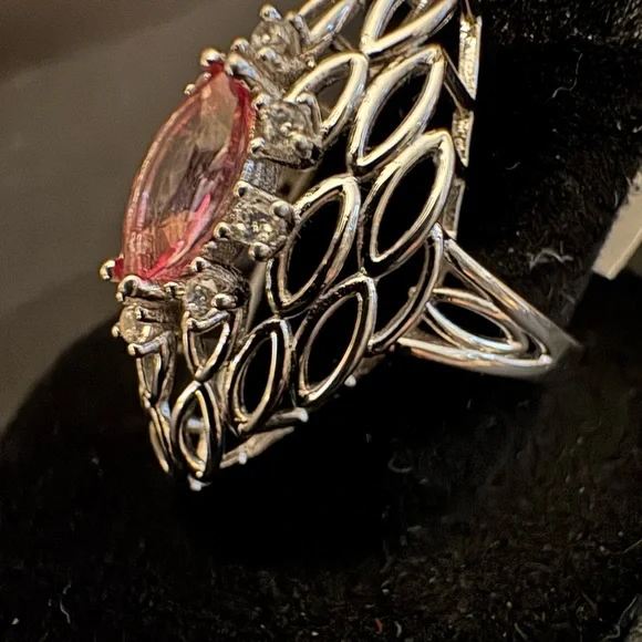 Elegant Pink topaz and sterling Silver Women's Ring - Picture 2 of 5